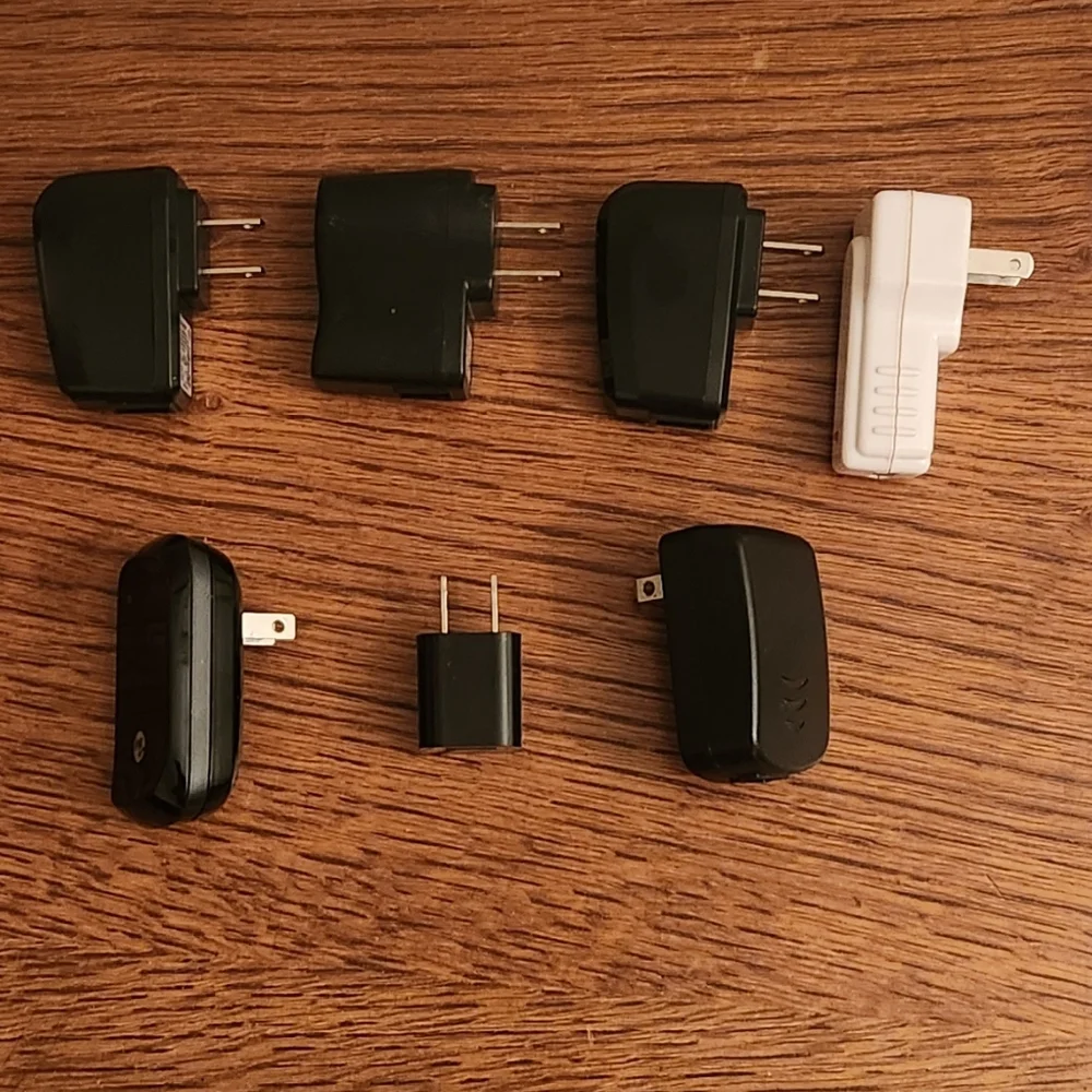7 Charging Bricks USB (All Work And Have Been Tested)